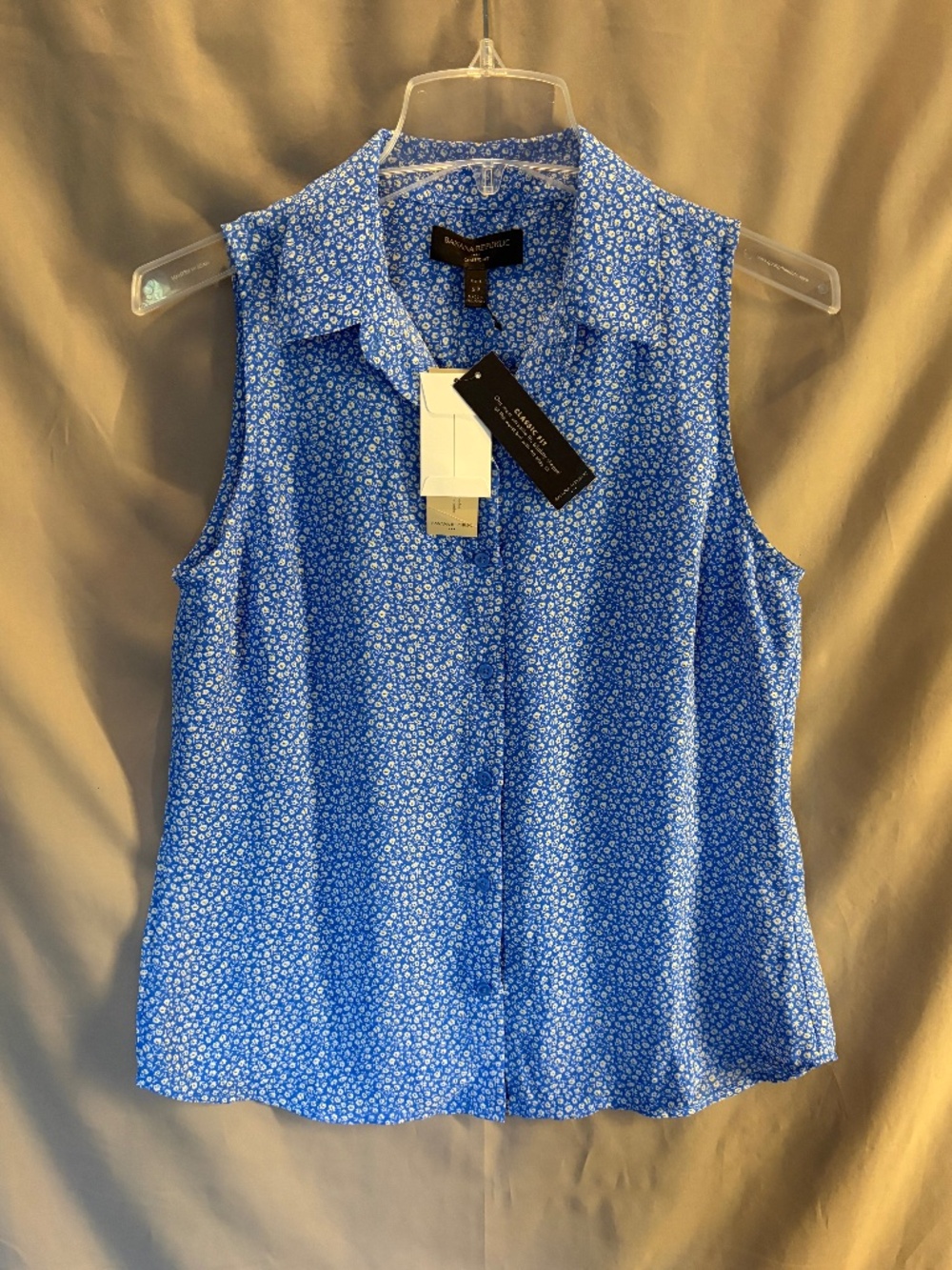 Banana Republic Sleeveless Blouse, Blue with White Floral Pattern Size SP (NWT)
